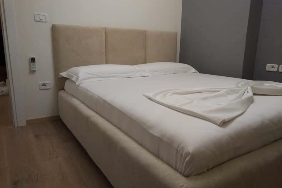 Deluxe Sea Apartment Vlore Ngoại thất bức ảnh