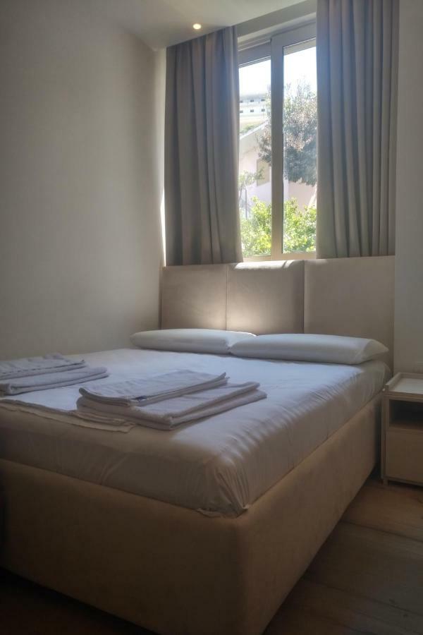 Deluxe Sea Apartment Vlore Ngoại thất bức ảnh