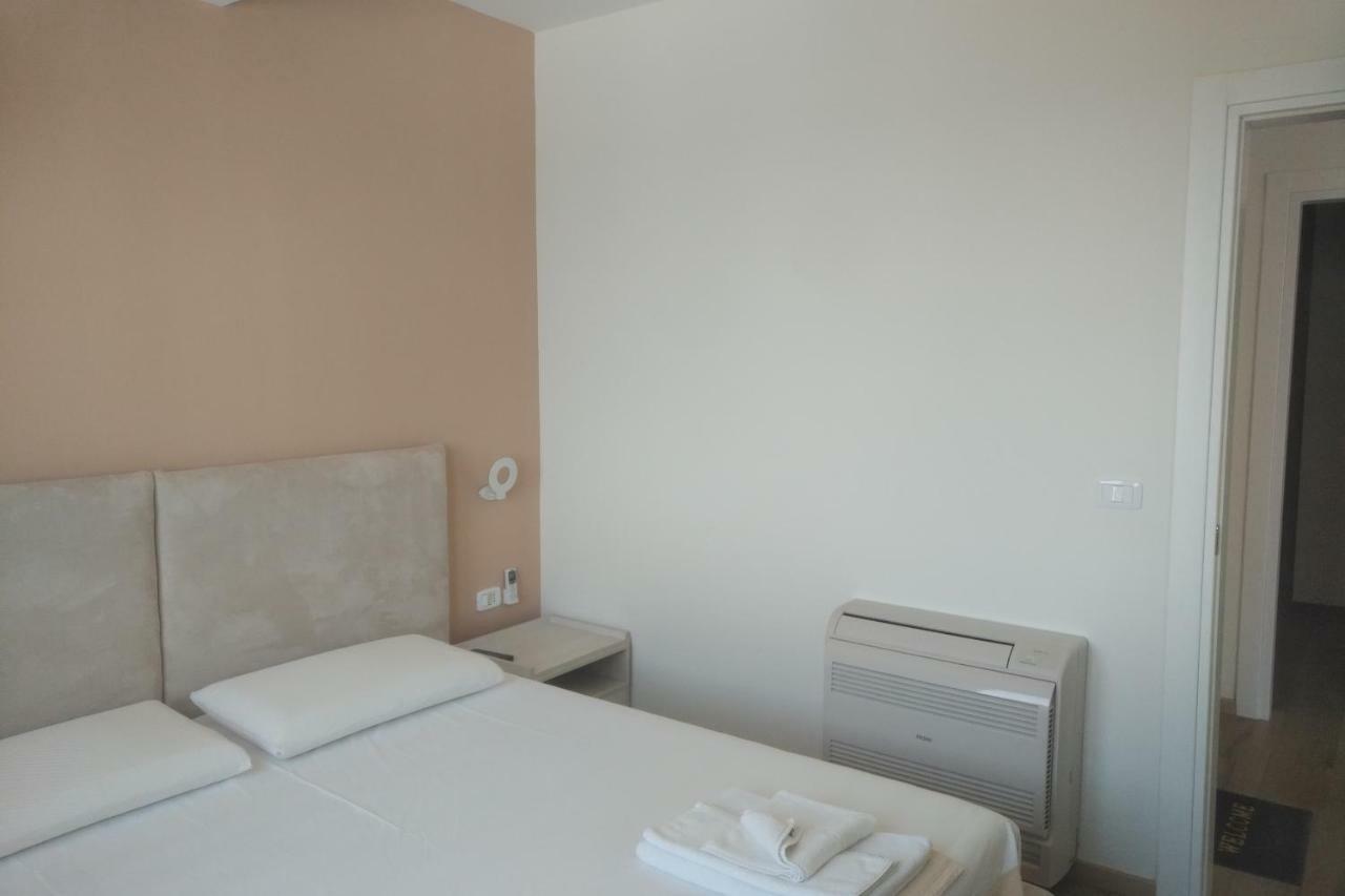 Deluxe Sea Apartment Vlore Ngoại thất bức ảnh