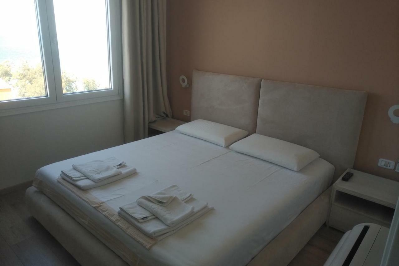 Deluxe Sea Apartment Vlore Ngoại thất bức ảnh