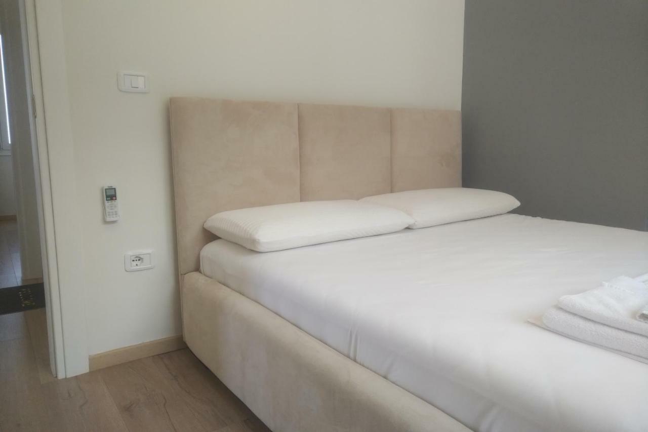 Deluxe Sea Apartment Vlore Ngoại thất bức ảnh